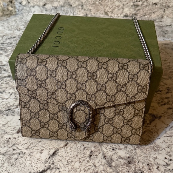 Gucci Dionysus Wallet on Chain Clutch with GG Monogram - Picture 1 of 9